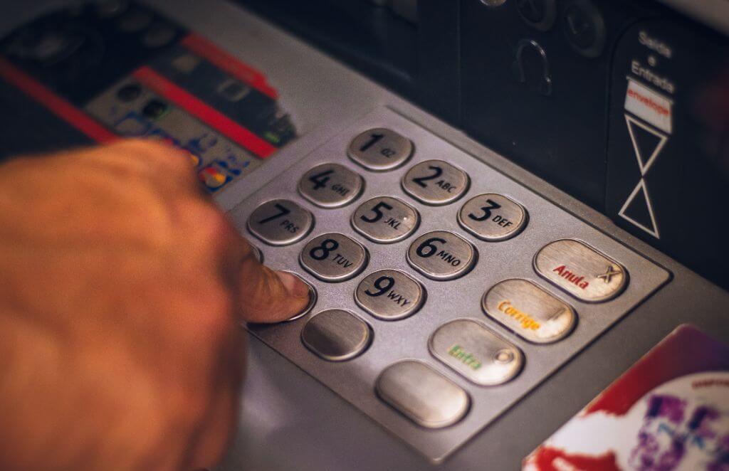 3 Ways to Improve Customer Service in Banks.jpg