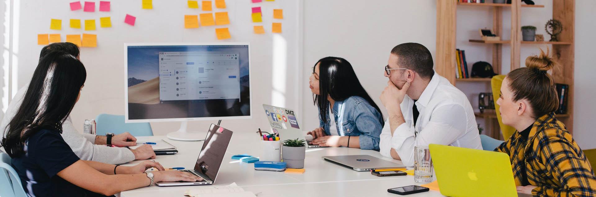 Developing-Digital-Customer-Strategy-for-B2B_1080 (1).jpg