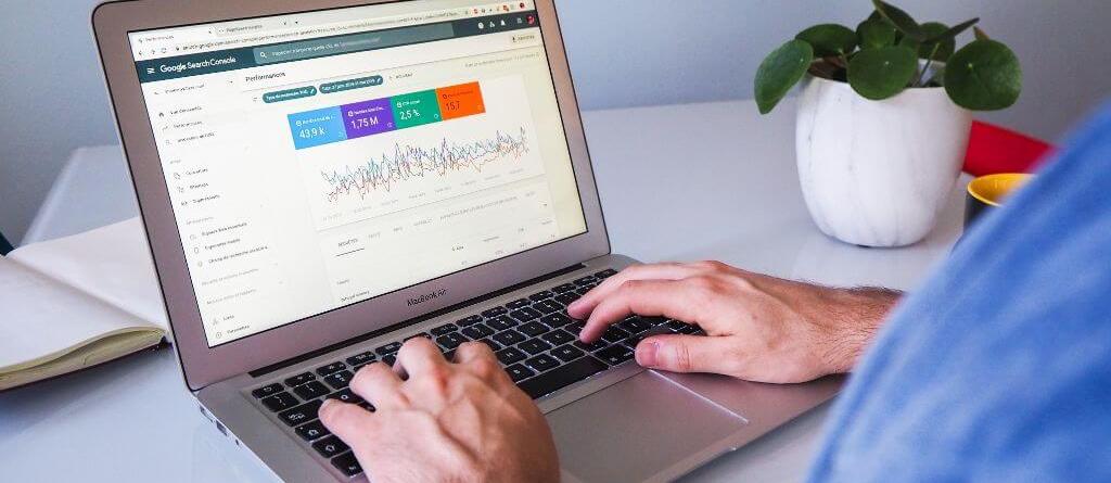 How Data Can Help Create Amazing Digital Experiences card thumbnail image