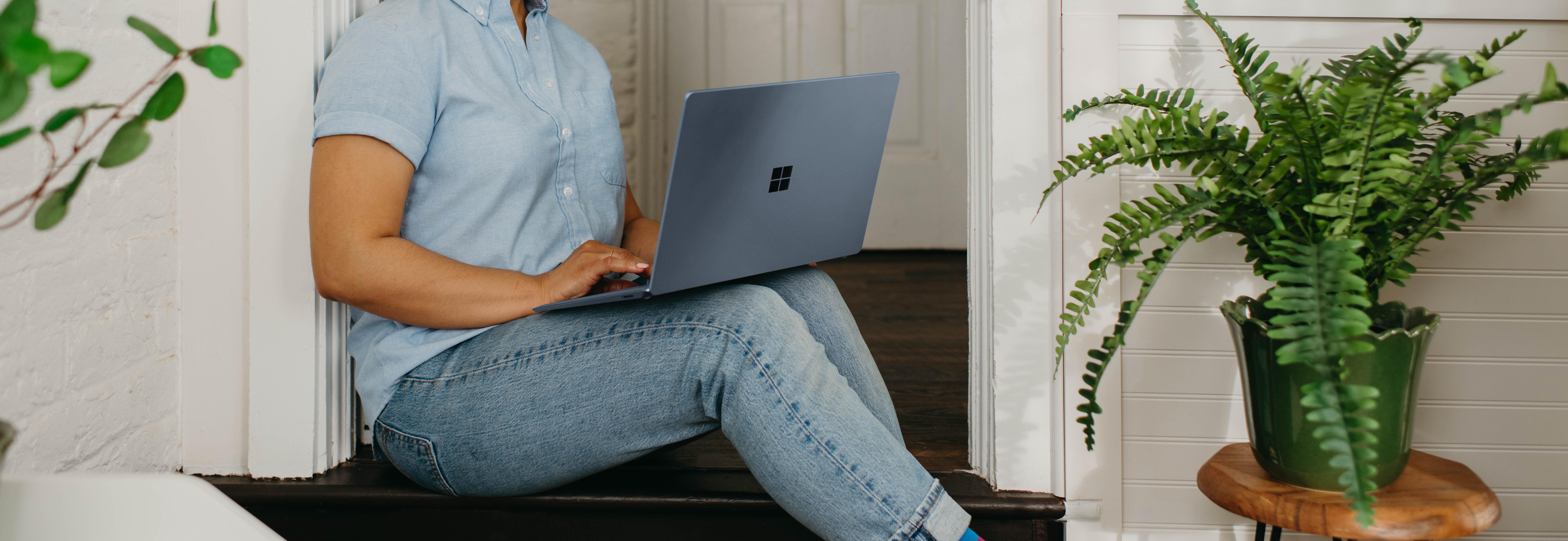 surface-ddcLX7Iis44-unsplash (1).jpg